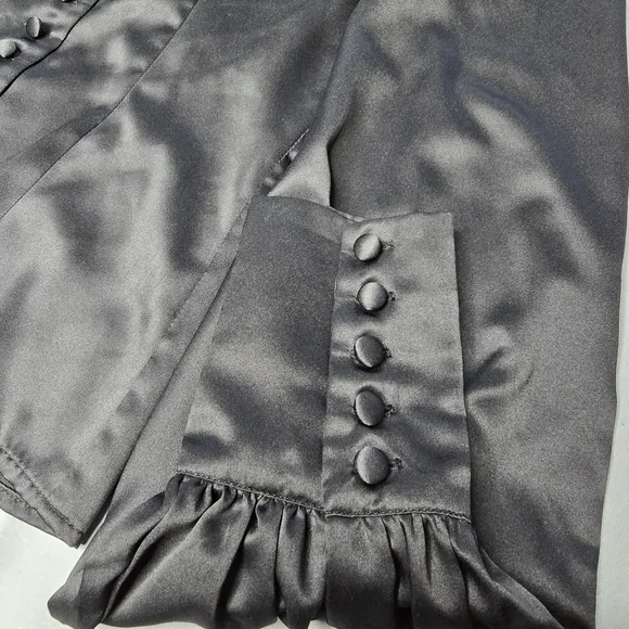 Sexy, elegant and Feminine Tom Ford Black Satin Blouse with bow, Sz XXS - Picture 4 of 11